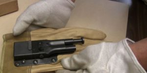 Zapomenuté zbraně: pistole na hřbetu rukavice